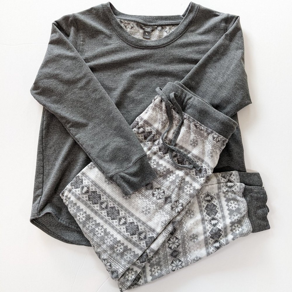 Eddie Bauer Grey and White Snowflake Print Pajama Sleepwear Set Women's Large